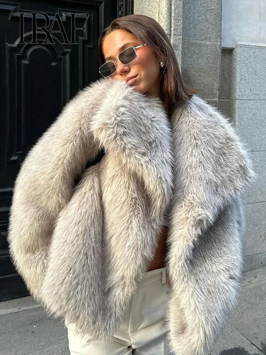 fashion, beauty, sexy look and more.. fur coat just for you